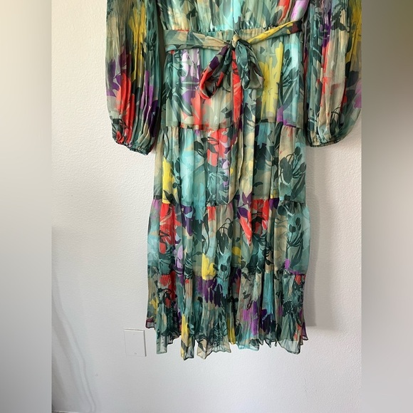 AlexMarie Tiered Simone Floral Long Sleeve Tie Waist VNeck Dress Women’s Size 6P - Picture 5 of 16
